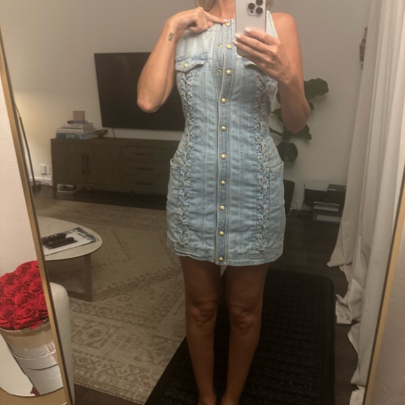 Balmain - Picture 8 of 9